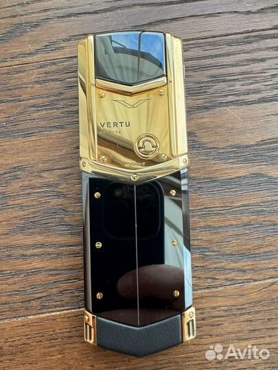 Vertu Signature Yellow Gold, 4 ГБ