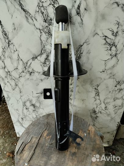 Стойка передняя Каяба новая