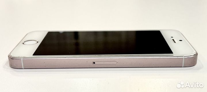 iPhone SE, 32 ГБ