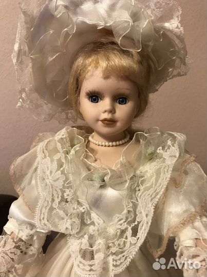 Кукла фарфоровая коллекционная