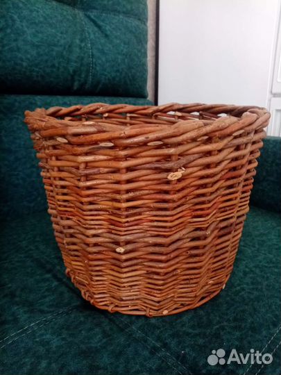 Корзина плетеная из дерева