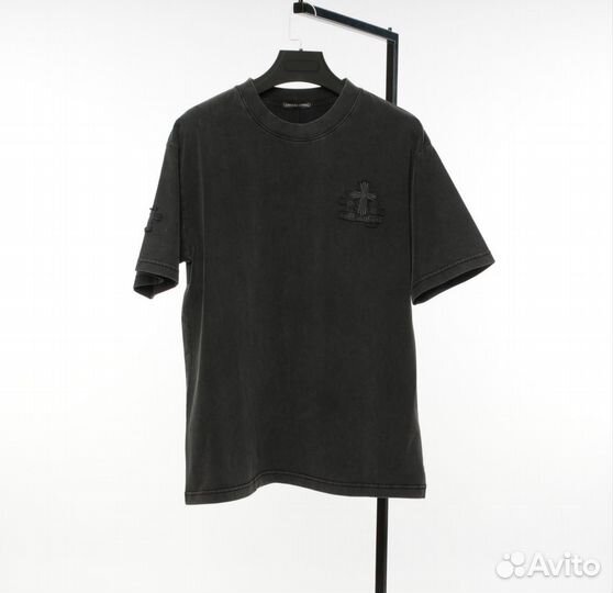 Черная футболка