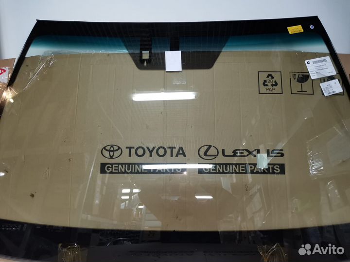 Лобовое стекло Toyota Camry V70
