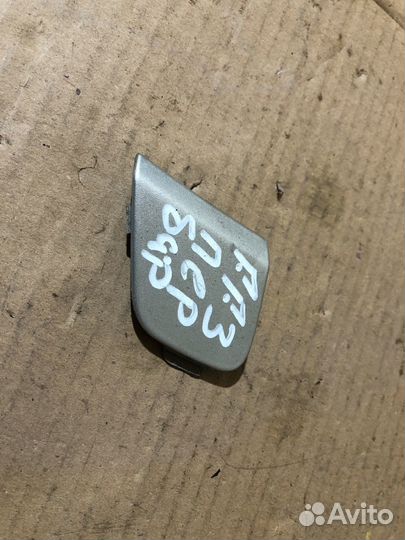 Заглушка буксировочного крюка переднего бампера