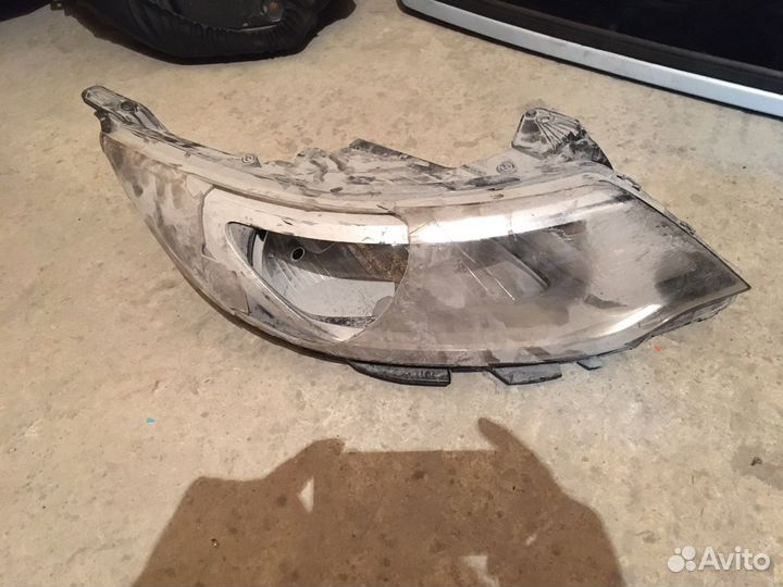 Фара Кия Рио правая