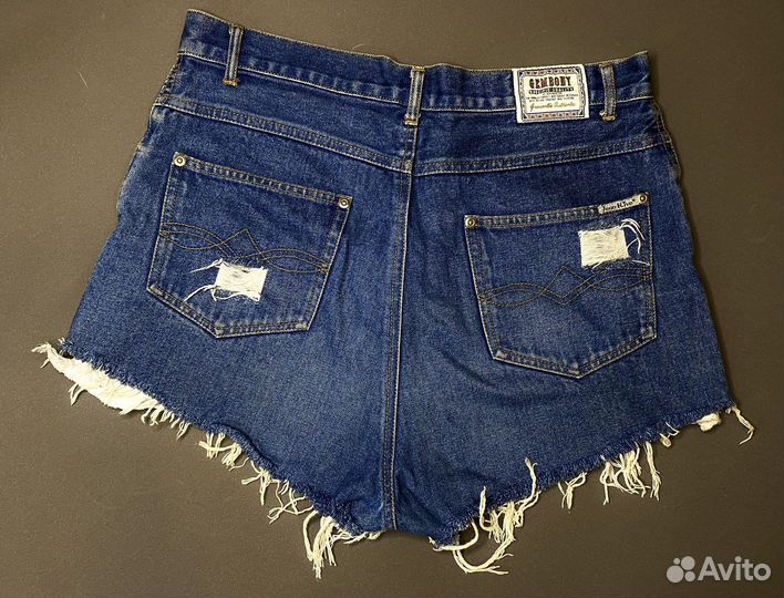 Джинсовая куртка и шорты