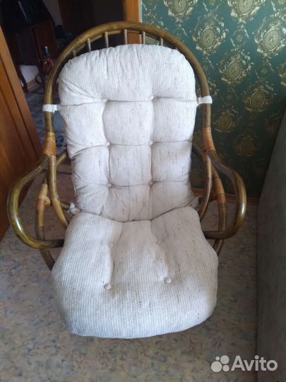 Кресло качалка из ротанга