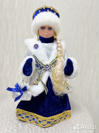 Дед Мороз и снегурочка под елку