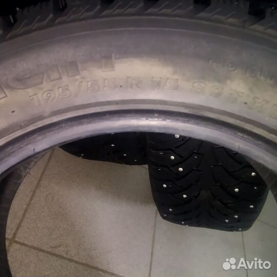 Nokian Tyres Hakkapeliitta 4 195/55 R15 и 195/55 R15 89T