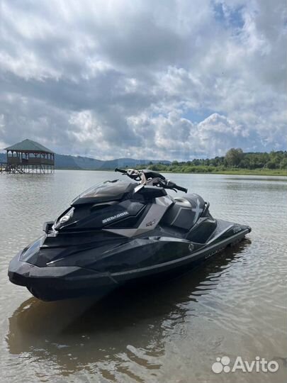 Sea-Doo RXP X 260