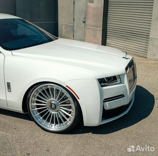 Ковные диски GT Forged R22 на Rolls-Royce Cullinan