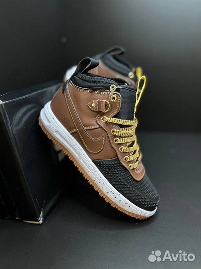 Nike Force 1 Duckboot