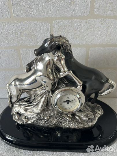 Часы статуэтка бренд krisa Италия