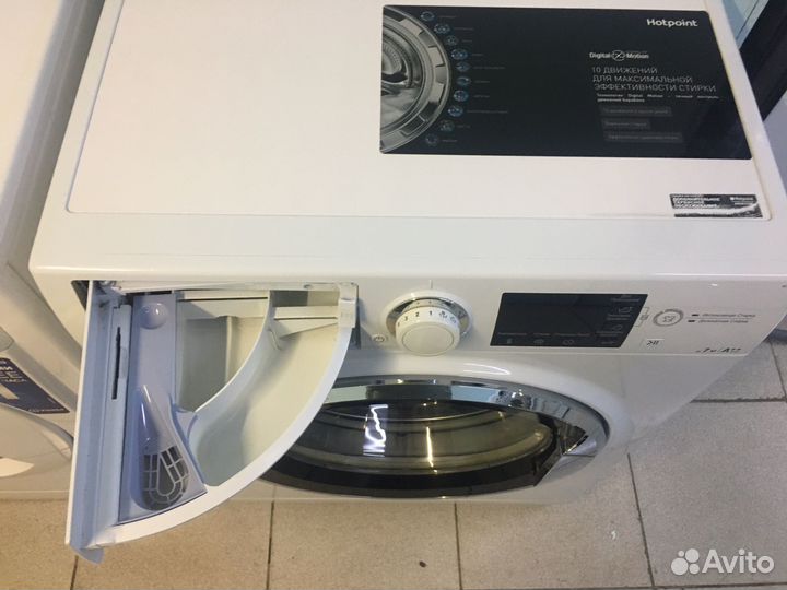 Стиральная машина Hotpoint-Ariston. Мало б/у