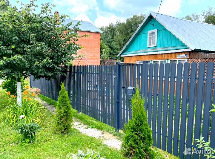 Забор из евроштакетника