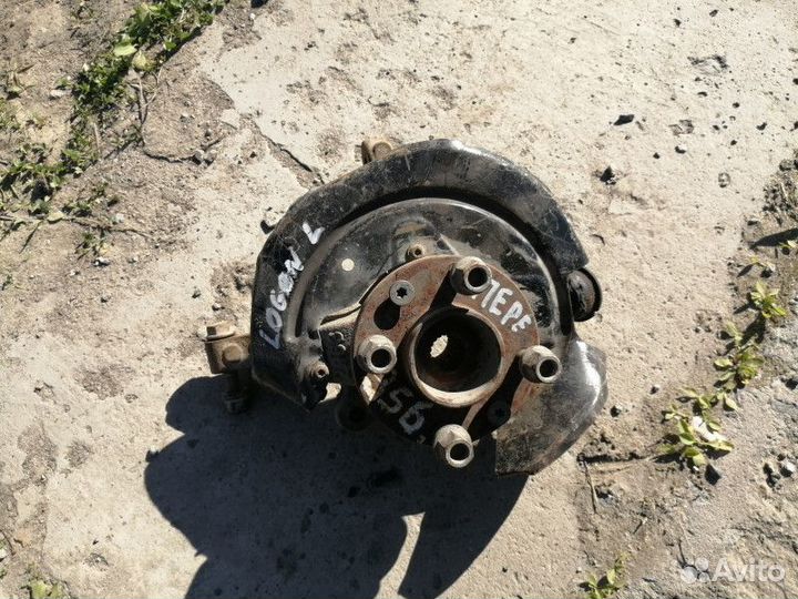 Кулак поворотный передний левый Renault Logan 1