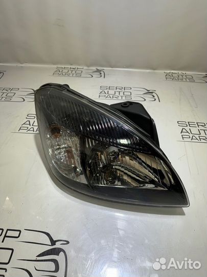 Фара правая Kia Rio 2 JB G4EE 2011