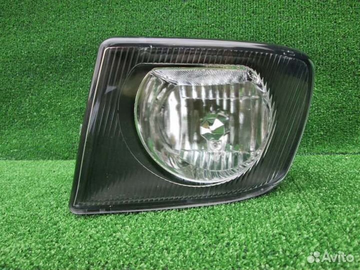 Туманка правая Nissan Presage U30