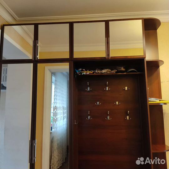 Прихожий шкаф