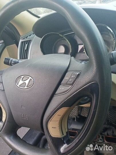 Руль Hyundai Sonata YF G4KJ 2012