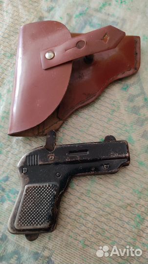 Игрушка пистолет СССР