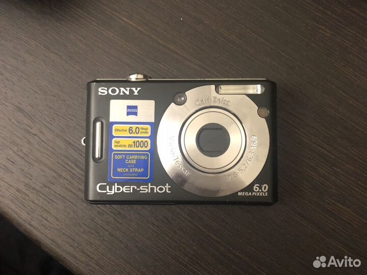 Компактный фотоаппарат