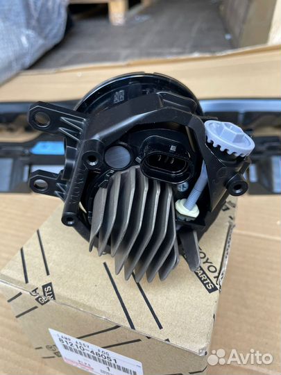 Фара противотуманная toyota camry LC200 prado 150