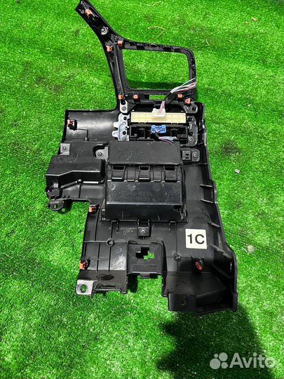 Декоративная накладка торпедо Lexus RX 4 2017