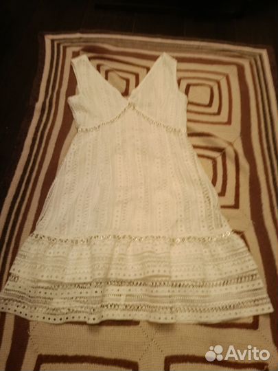 Пляжное платье и шлёпки