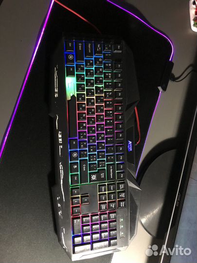 Игровая клавиатура с подсветкой