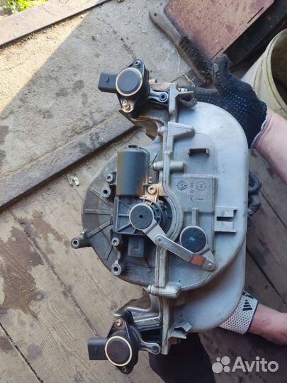 Впускной коллектор на ауди ку 7 фси 4.2