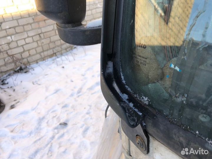 Накладка стойки правая Iveco Stralis