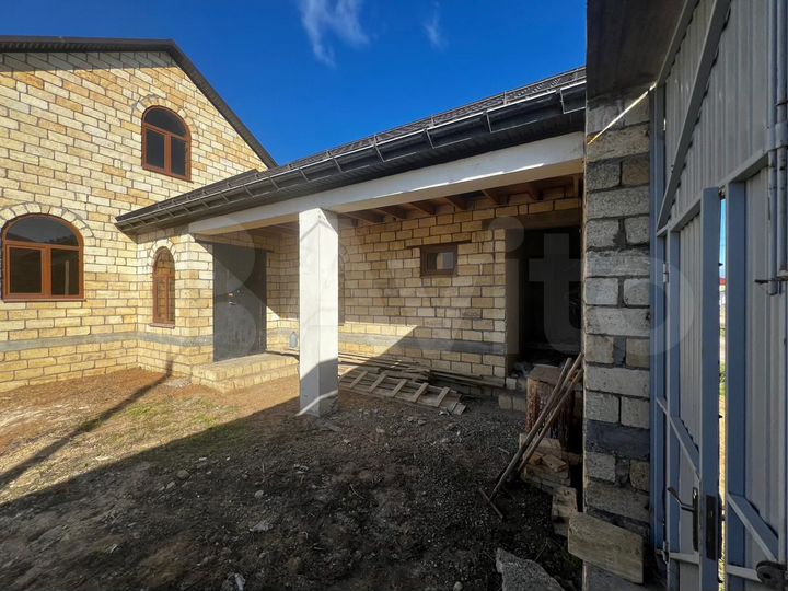 Дом 180 м² на участке 5 сот.