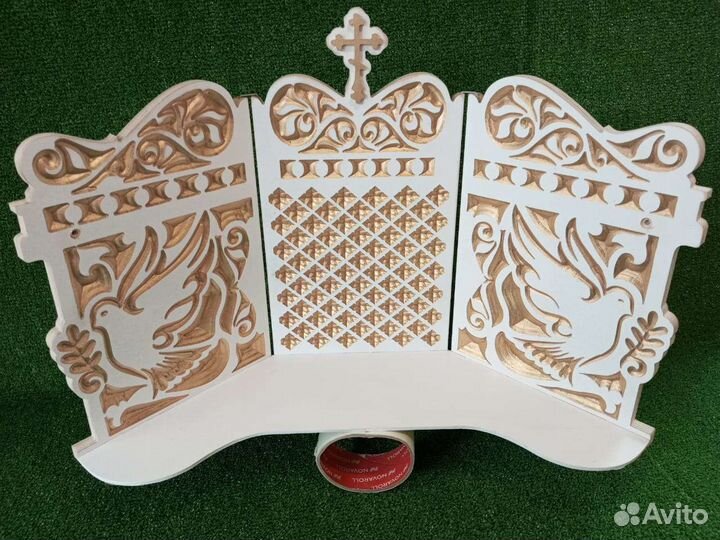 Полка для икон. Полка. Иконостас