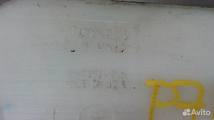 Бачок омывателя Toyota Sequoia, 2001