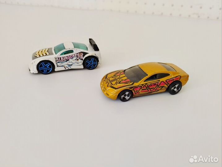 Машинки Hot wheels
