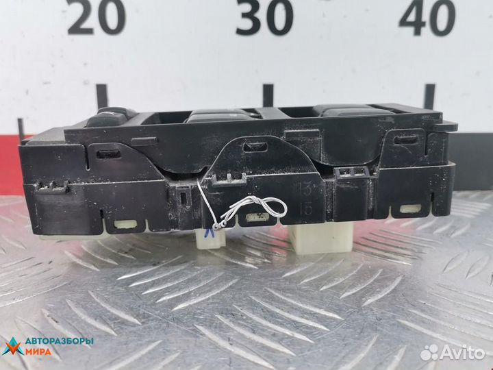 Блок управления стеклоподъемниками Jeep Commander