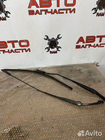 Поводок дворников LADA Xray