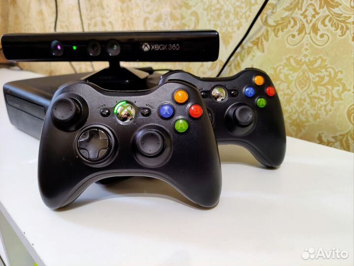 Microsoft Xbox 360 Slim + Kinect 33 игры
