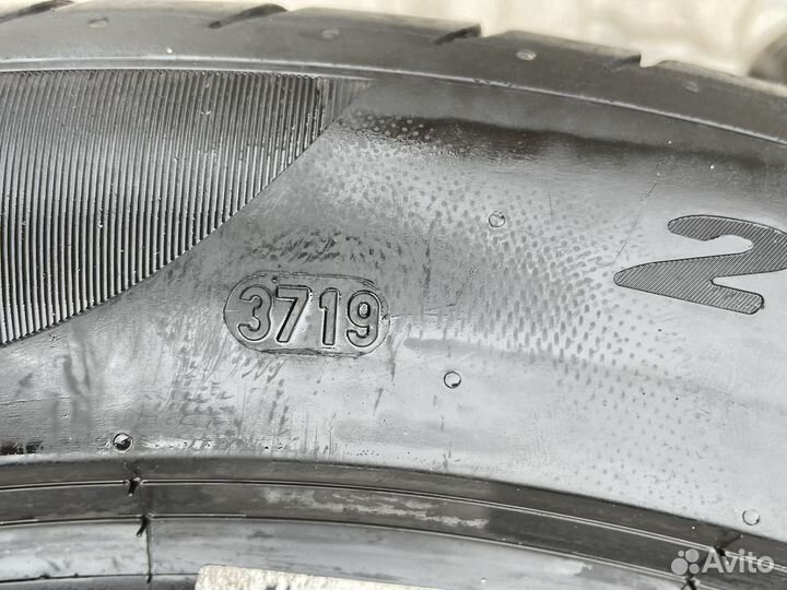 Pirelli P Zero 285/40 R21 и 315/35 R21 109Y