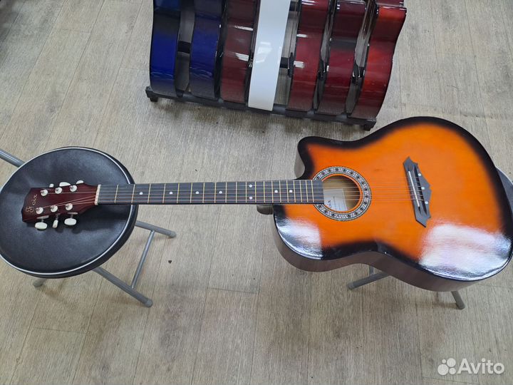 Гитара акустическая с металлическими струнами