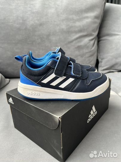 Кроссовки adidas