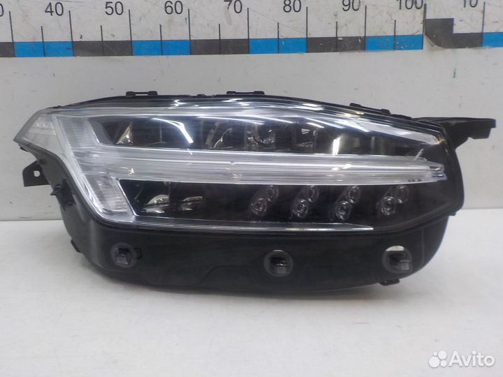 Фара правая Volvo XC90