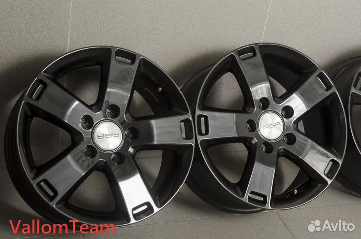 Лот UP29255106 Фирменные 17-е диски AGA targa