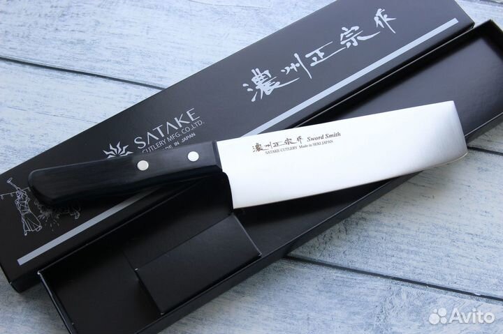Нож кухонный накири (160мм) satake black pakka