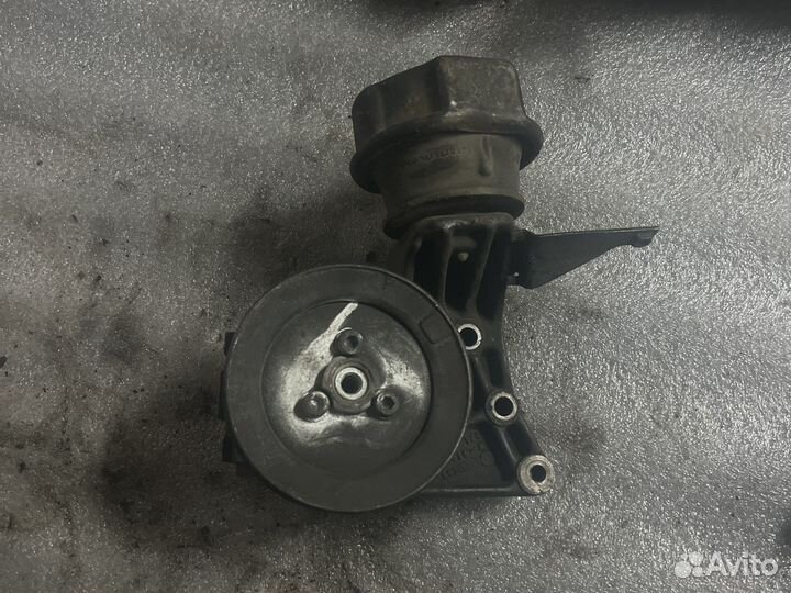 Гур Фольксваген транспортёр Т 4 1,9 2,4