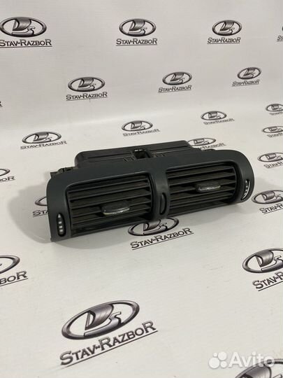 Дефлектор Mercedes w203 clc центральный