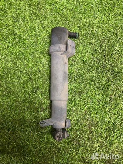 Форсунка омывателя фар правая Mercedes E W211 3.5