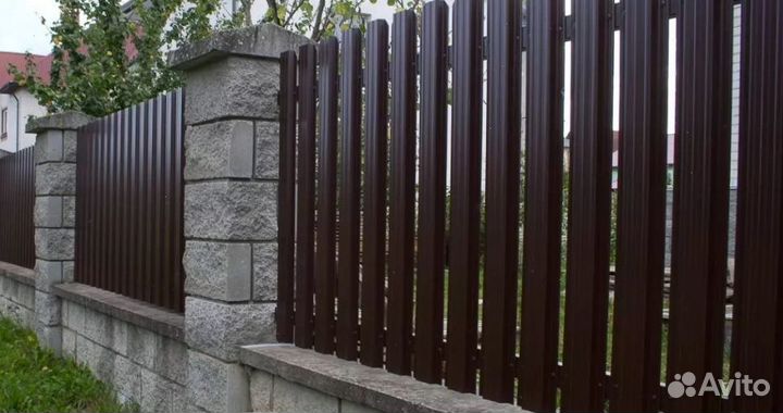 Забор из евроштакетника за 1 день под ключ