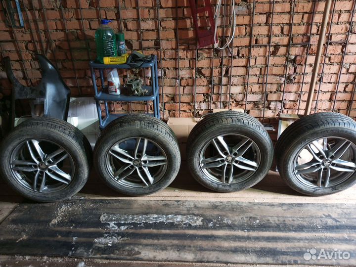 Шины диски и колеса на 16 skoda 4шт